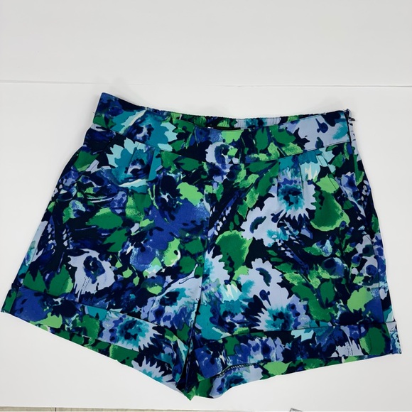 7th AVENUE NY&C Floral Blue Green Abstract Print Shorts with Cuff womens size 12 - Picture 1 of 15